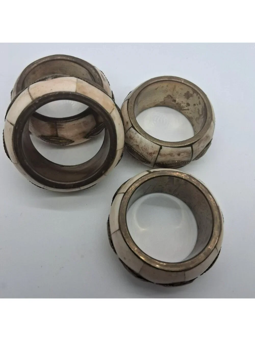 Set Of 4 Vintage Brass & Bone Napkin Rings With Leaf Details Rustic Accents